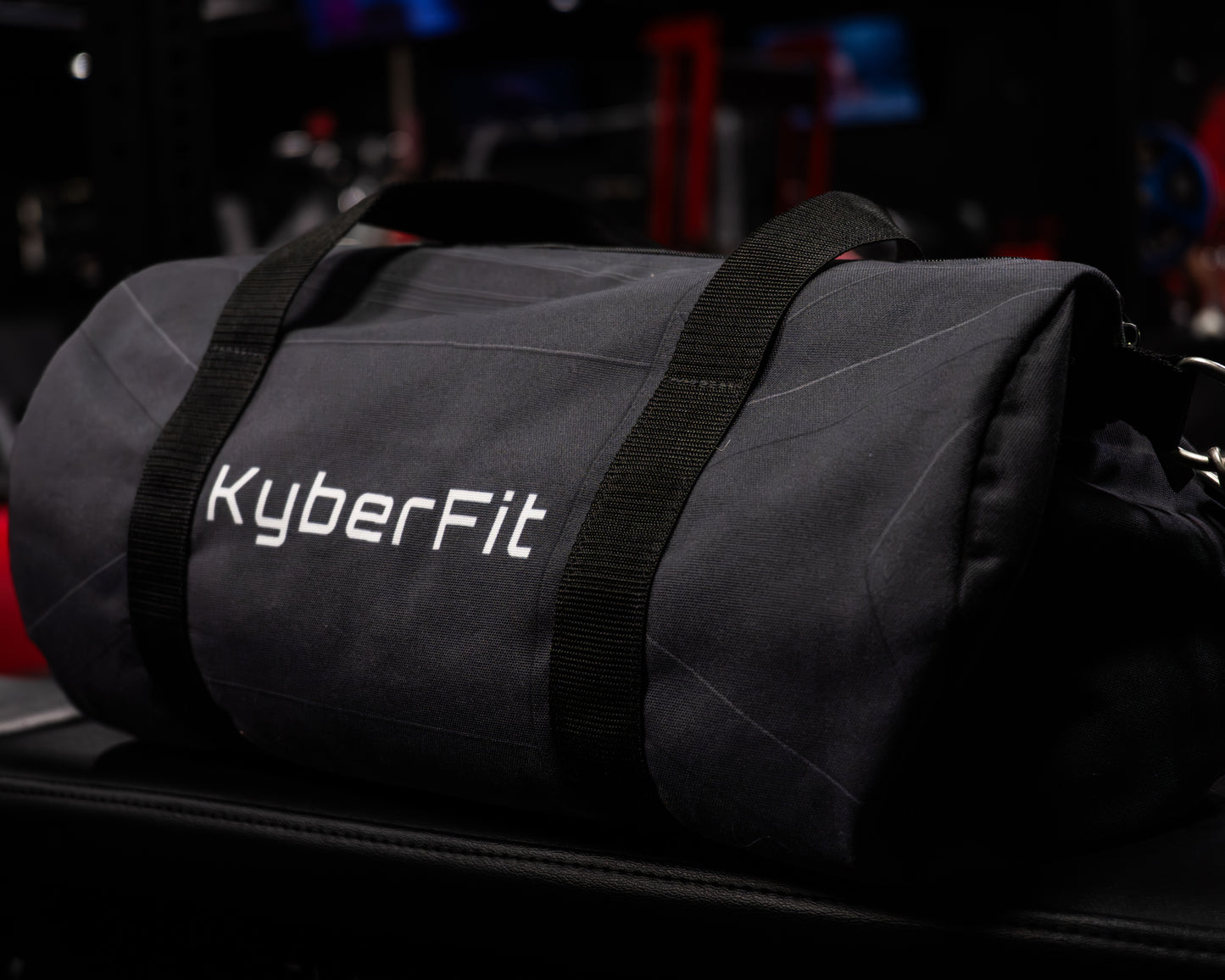 KyberDuffel 1.0 – Double zipper duffel bag w/ removable shoulder strap.
